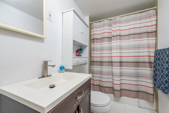 3315 Emmaus Avenue, Zion, IL 60099
