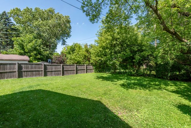 3315 Emmaus Avenue, Zion, IL 60099