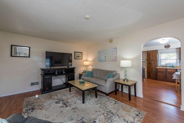 3315 Emmaus Avenue, Zion, IL 60099