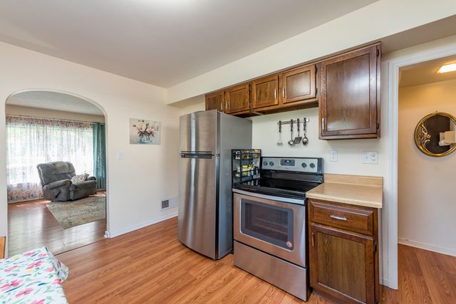 3315 Emmaus Avenue, Zion, IL 60099