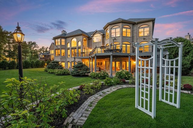 3481 Bradley Court, Highland Park, IL 60035