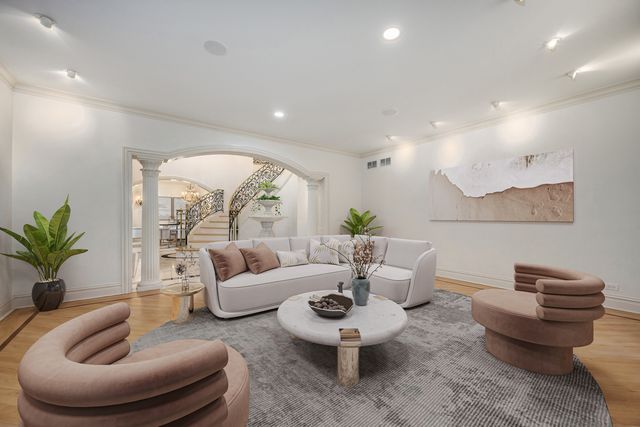 3481 Bradley Court, Highland Park, IL 60035