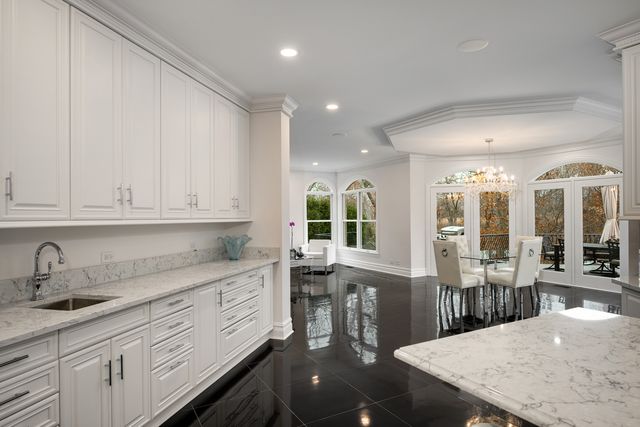 3481 Bradley Court, Highland Park, IL 60035