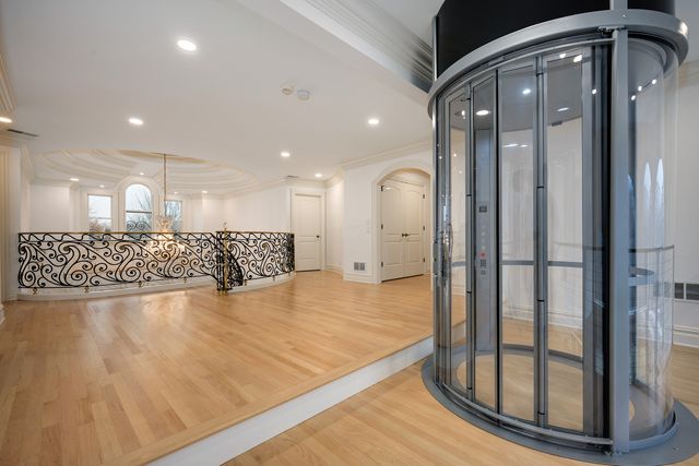 3481 Bradley Court, Highland Park, IL 60035