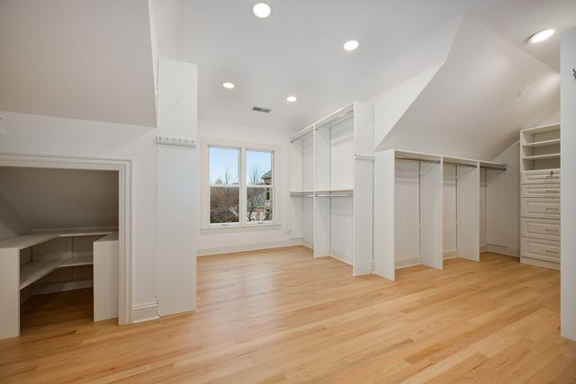 3481 Bradley Court, Highland Park, IL 60035