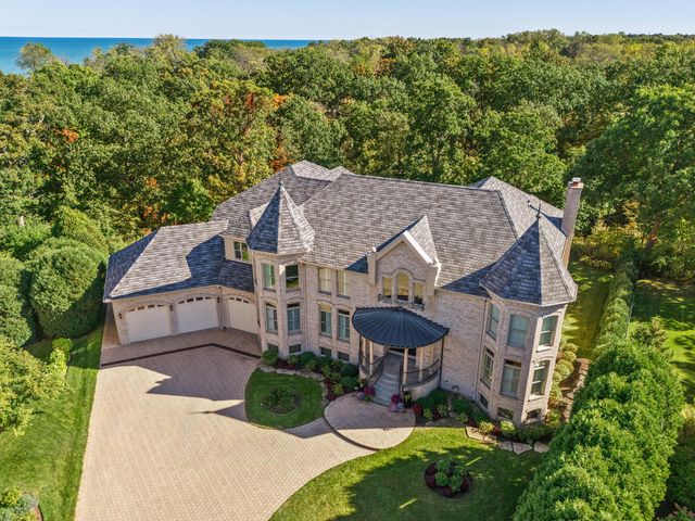 3481 Bradley Court, Highland Park, IL 60035