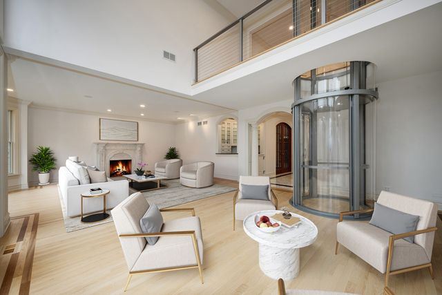 3481 Bradley Court, Highland Park, IL 60035