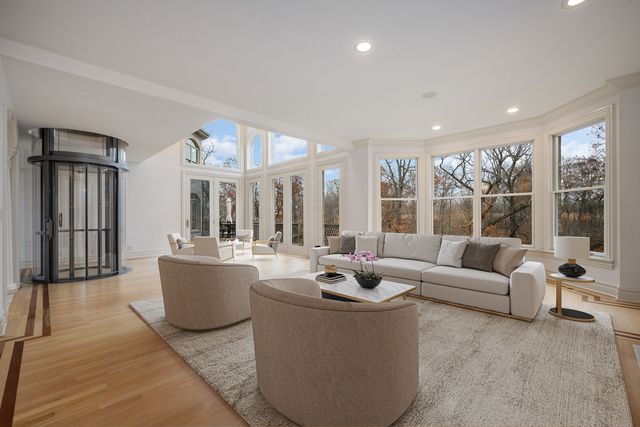 3481 Bradley Court, Highland Park, IL 60035