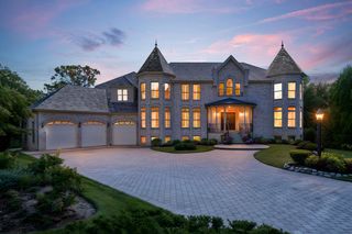 3481 Bradley Court, Highland Park, IL 60035