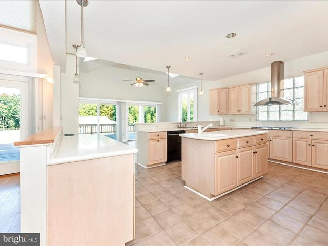 12 BARLEY FIELD, Dickerson, MD 20842