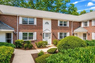 21 Westerly St 6, Wellesley, MA 02482