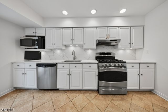 3 Debby Ln, Warren Twp., NJ 07059