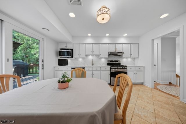 3 Debby Ln, Warren Twp., NJ 07059