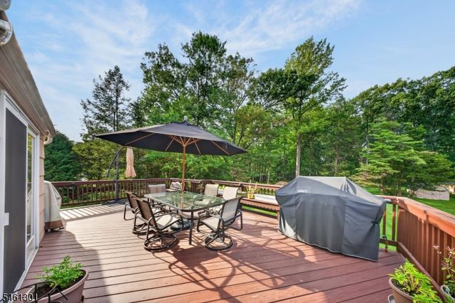 3 Debby Ln, Warren Twp., NJ 07059