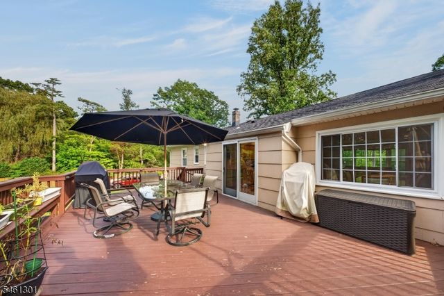 3 Debby Ln, Warren Twp., NJ 07059