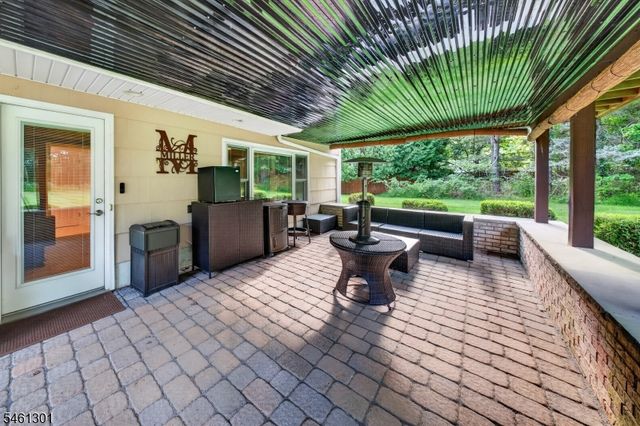 3 Debby Ln, Warren Twp., NJ 07059