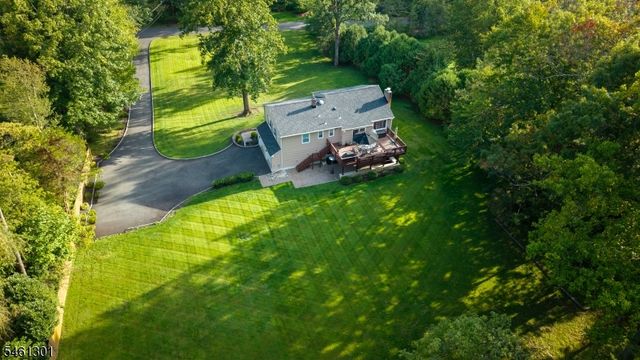 3 Debby Ln, Warren Twp., NJ 07059