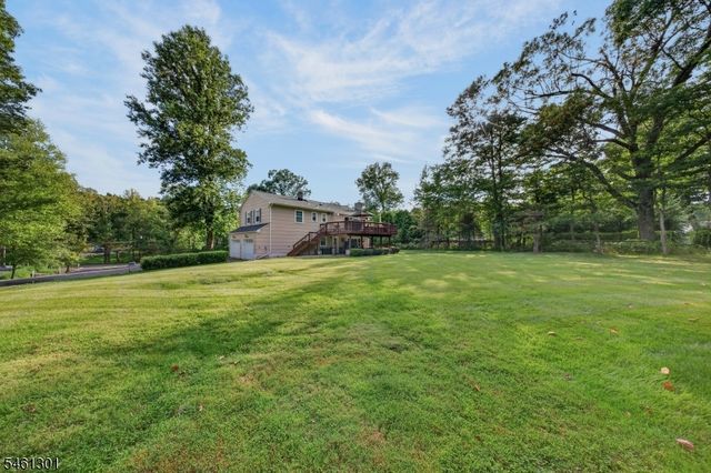 3 Debby Ln, Warren Twp., NJ 07059