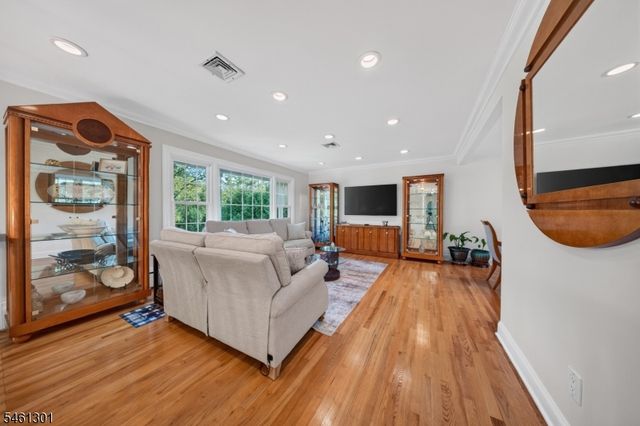 3 Debby Ln, Warren Twp., NJ 07059
