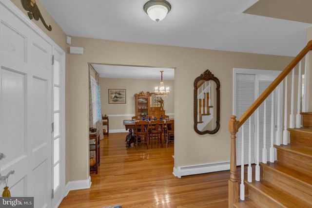 1144 DICKINSON DR, Yardley, PA 19067