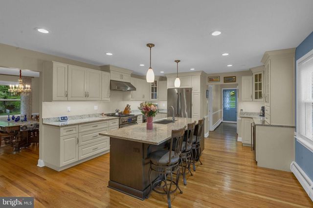 1144 DICKINSON DR, Yardley, PA 19067