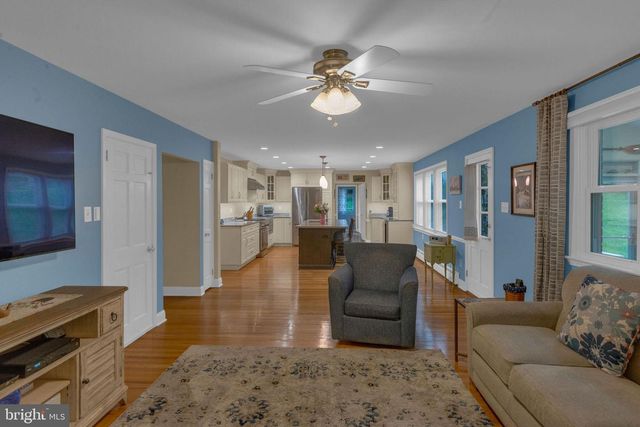 1144 DICKINSON DR, Yardley, PA 19067