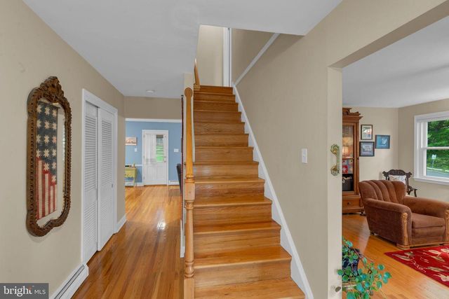 1144 DICKINSON DR, Yardley, PA 19067