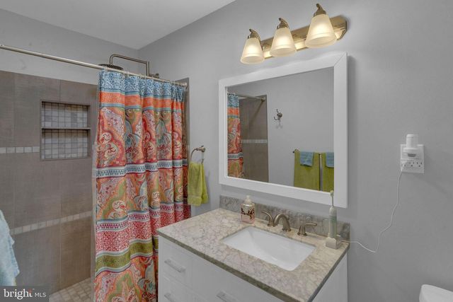 1144 DICKINSON DR, Yardley, PA 19067