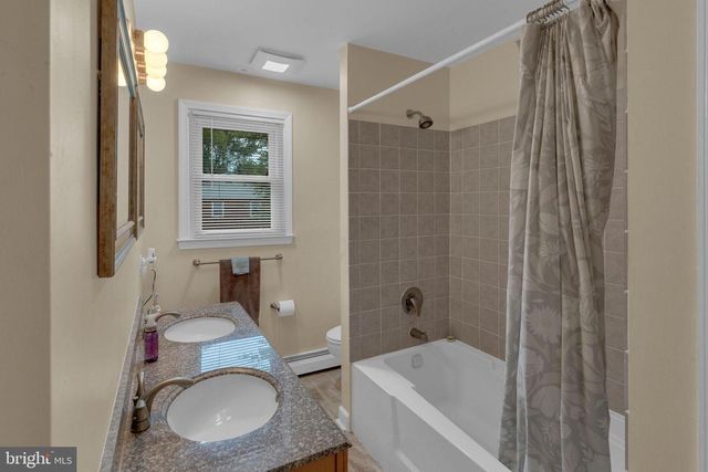 1144 DICKINSON DR, Yardley, PA 19067