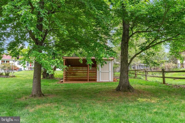 1144 DICKINSON DR, Yardley, PA 19067