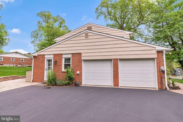 1144 DICKINSON DR, Yardley, PA 19067