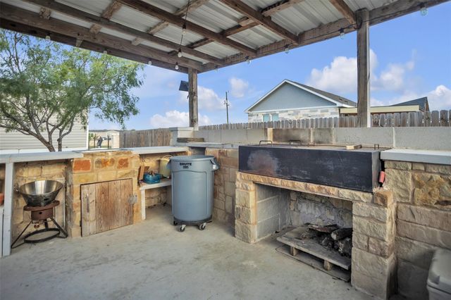 363 El Rey DR, Kyle, TX 78640