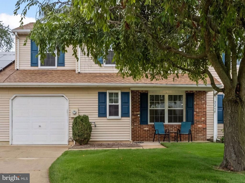 225 LAFAYETTE DR, SWEDESBORO, NJ 08085 — exterior