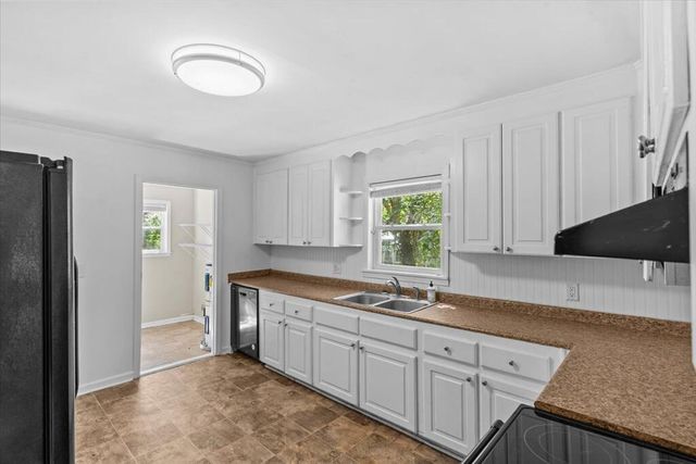 1101 Woodland Drive, Dothan, AL 36301