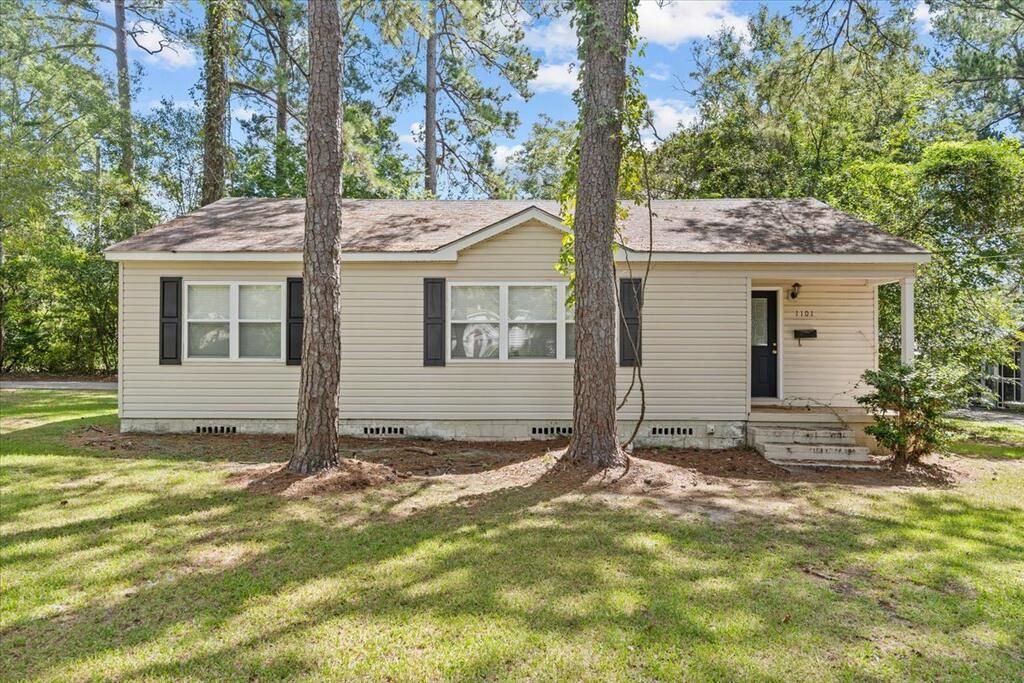 1101 Woodland Drive, Dothan, AL 36301