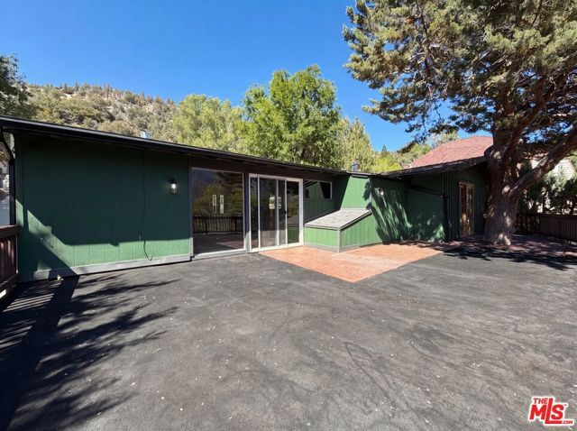 1145 Rivera Drive, Wrightwood, CA 92397