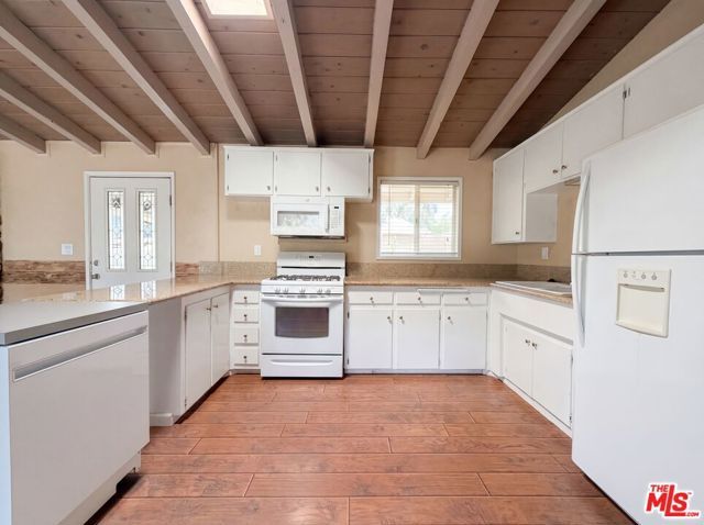 1145 Rivera Drive, Wrightwood, CA 92397