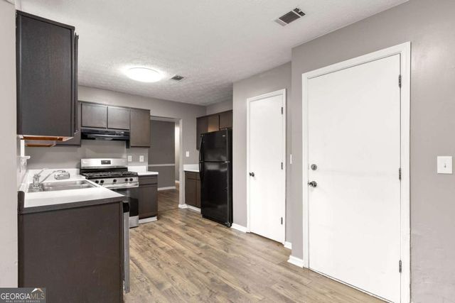 5328 Biffle Down Road, Stone Mountain, GA 30088