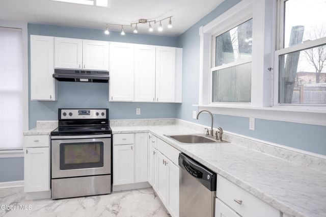 104 2nd Avenue, Troy, NY 12180