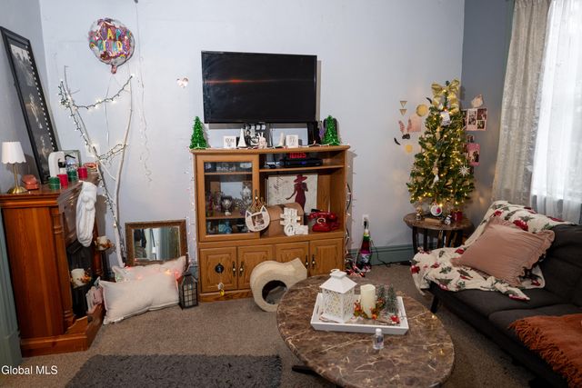 104 2nd Avenue, Troy, NY 12180