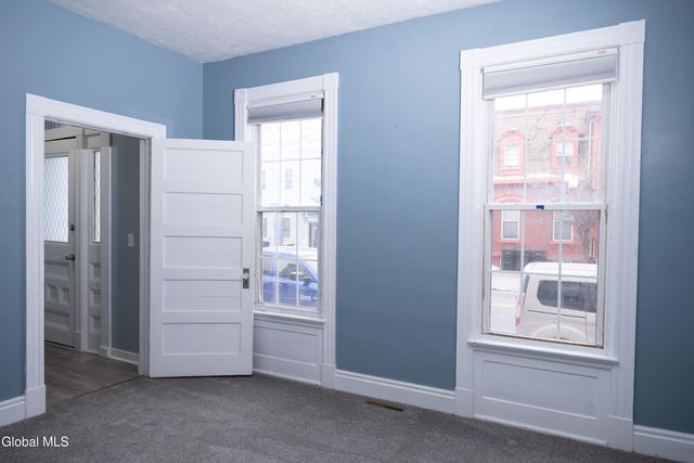 104 2nd Avenue, Troy, NY 12180