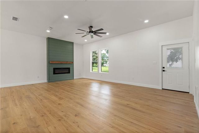 5305 Laurendine Road, Theodore, AL 36582