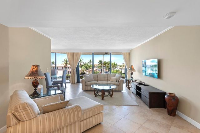 899 Jeffery Street 310, Boca Raton, FL 33487