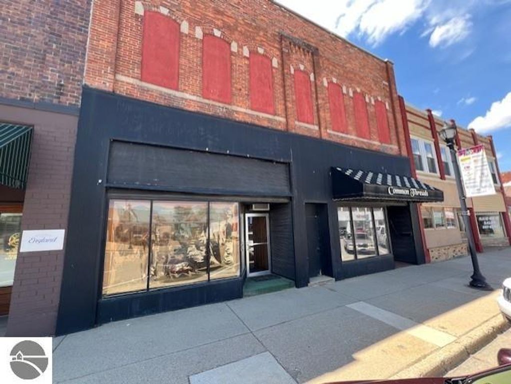 Image 1 of property listing at 109 N Mill Street, St Louis, MI 48880