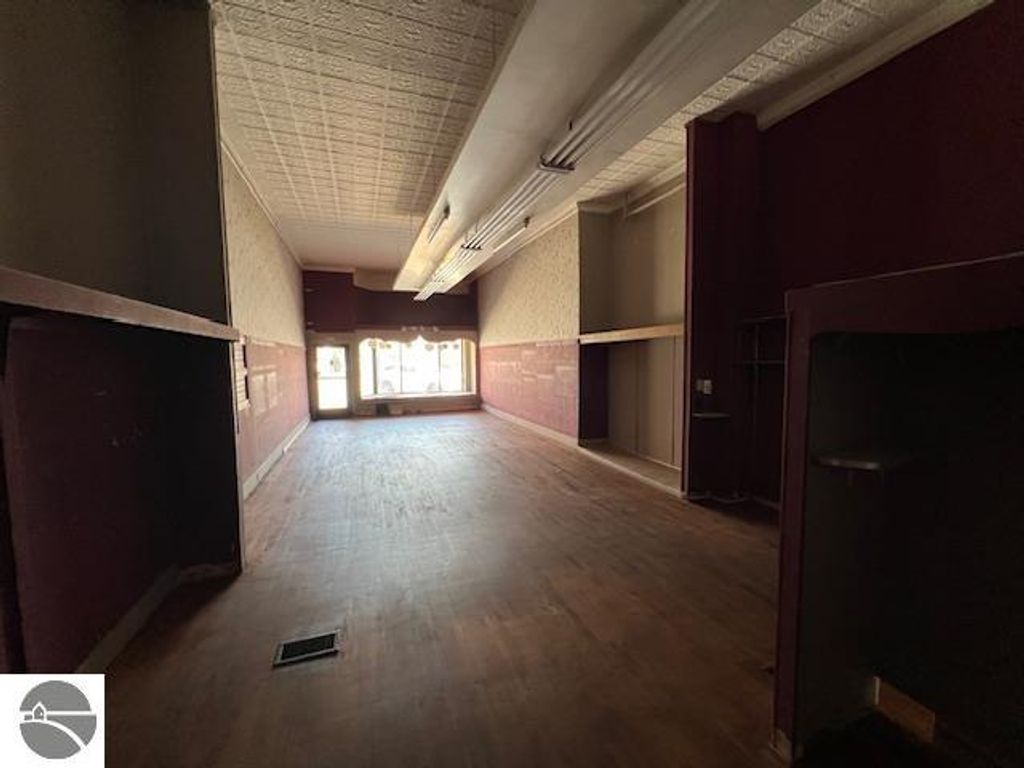 Image 14 of property listing at 109 N Mill Street, St Louis, MI 48880