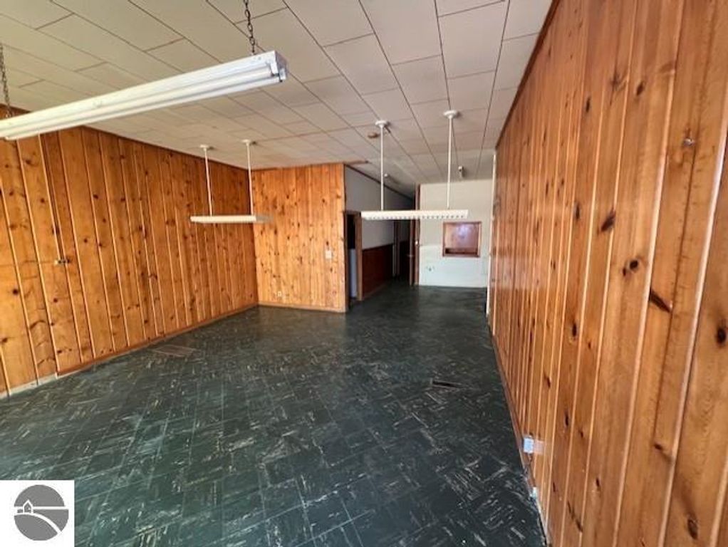 Image 4 of property listing at 109 N Mill Street, St Louis, MI 48880