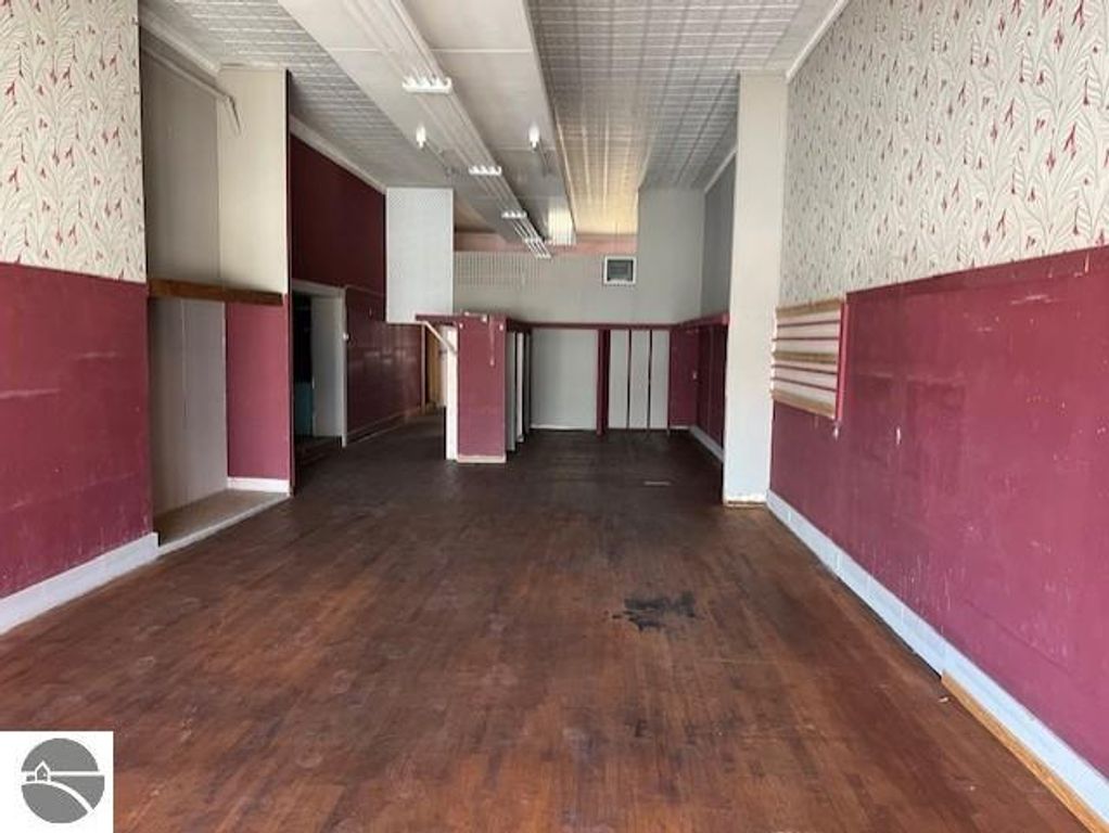 Image 5 of property listing at 109 N Mill Street, St Louis, MI 48880