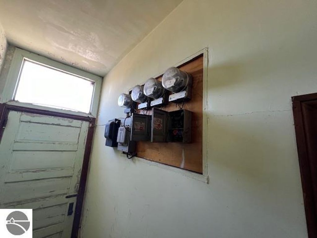 Image 9 of property listing at 109 N Mill Street, St Louis, MI 48880