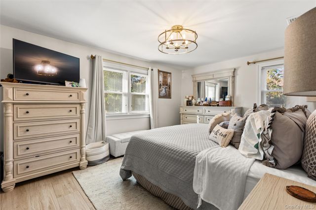 18 Floral Avenue, Huntington, NY 11743