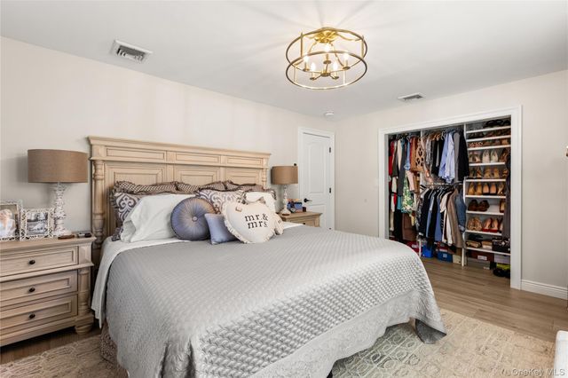 18 Floral Avenue, Huntington, NY 11743